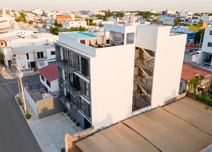 2Br/2Ba Condo 1 Block To Ocean! - Unit 4 Mazatlán